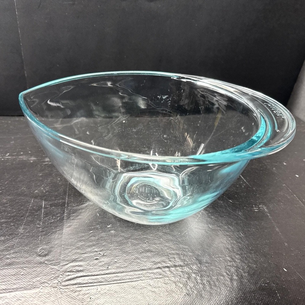 Rare Pyrex Vintage Teardrop Glass Large Mixing  Bowl 2.5Qt w/Pour Spout #2225